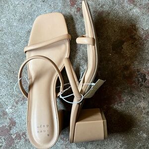 Strappy Nude Heeled sandal sz10